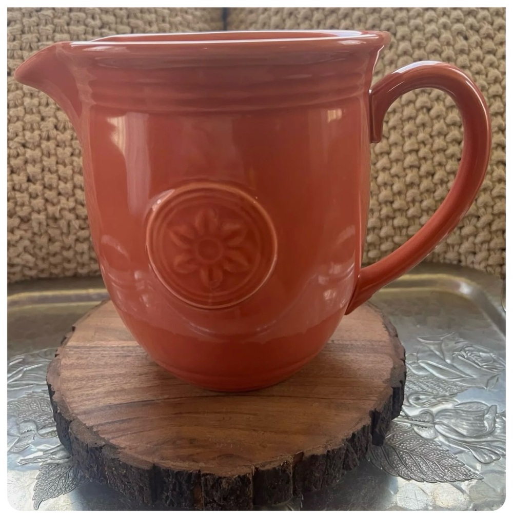 Oneida 64 oz PETALS TERRA COTTA Salmon color Pitcher; in great condition~ ornate